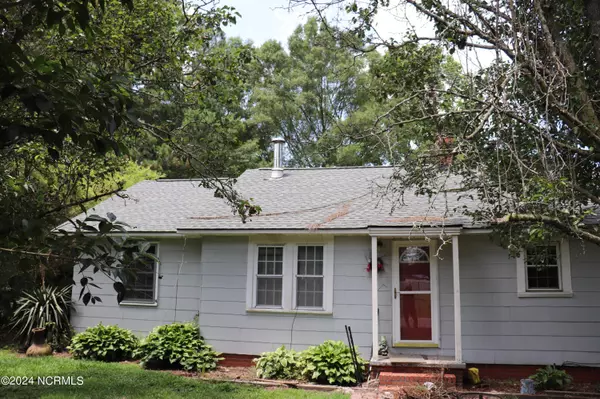 161 W Hester ST, Clarkton, NC 28433