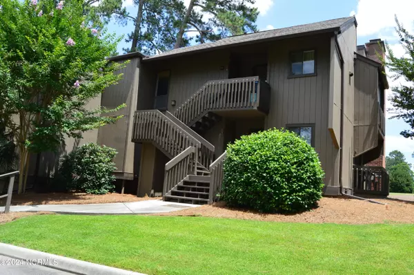 800 Saint Andrews Drive ## 201,  Pinehurst,  NC 28374