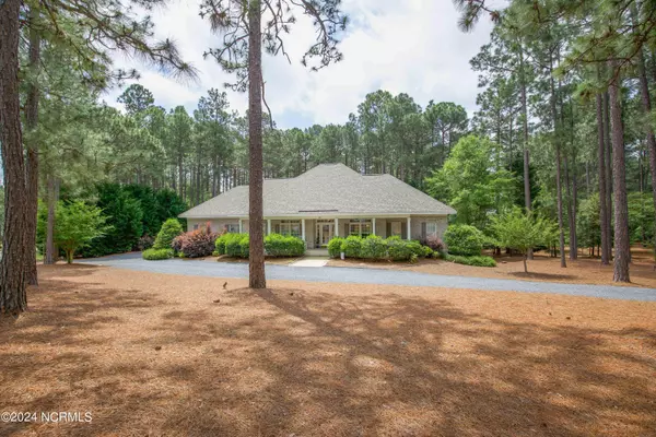 20 Troon DR, Pinehurst, NC 28374