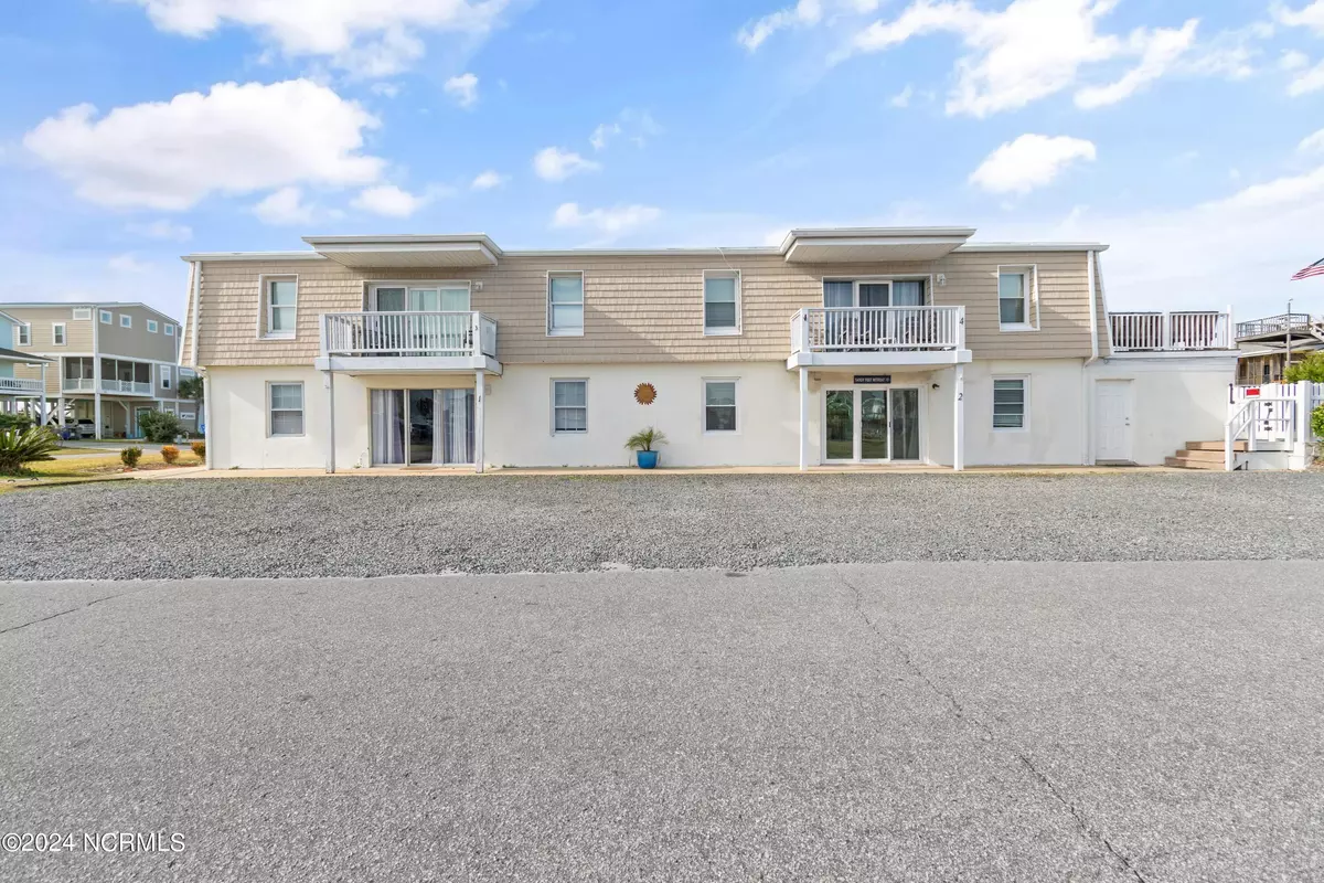 Holden Beach, NC 28462,298 Ocean BLVD W ## 203