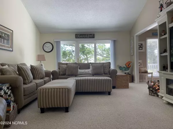 Pine Knoll Shores, NC 28512,115 Oakleaf Drive