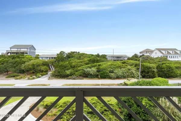 Emerald Isle, NC 28594,5207 Ocean Drive #A