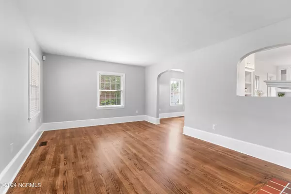 Wallace, NC 28466,405 S Raleigh ST