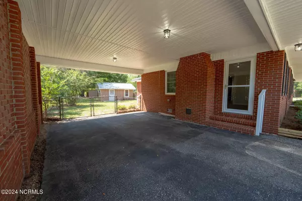 Elizabethtown, NC 28337,105 Autumn CIR