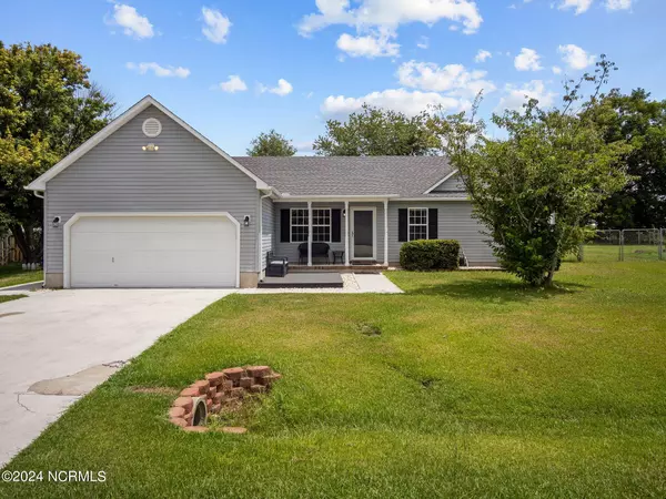 212 Valley Ridge LN, Jacksonville, NC 28540