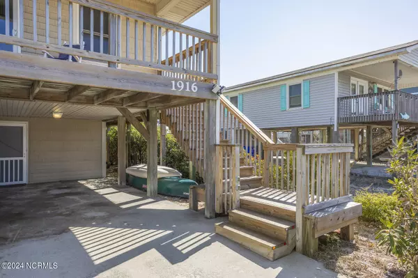 Surf City, NC 28445,1916 N New River DR