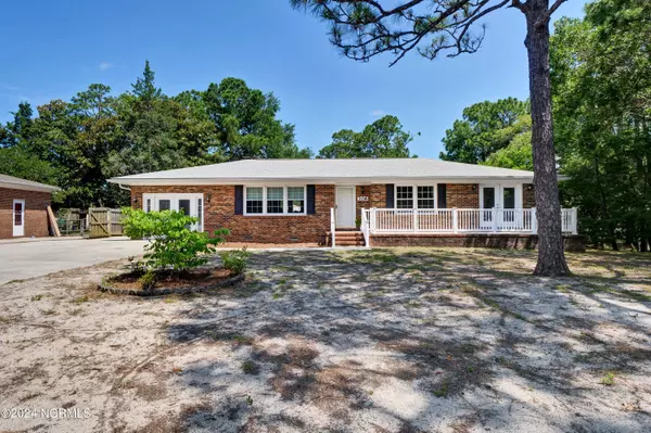 706 Yulan Drive,  Wilmington,  NC 28412