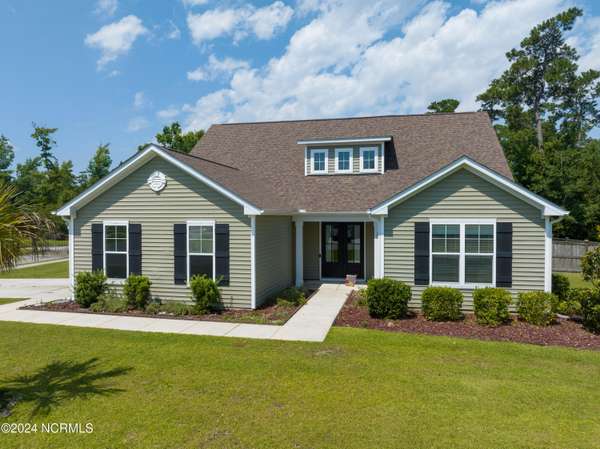 21 Grant DR, Hampstead, NC 28443