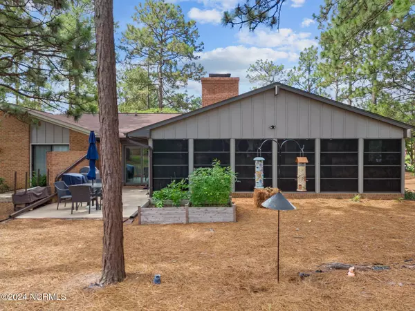 Southern Pines, NC 28387,905 Satinwood CT