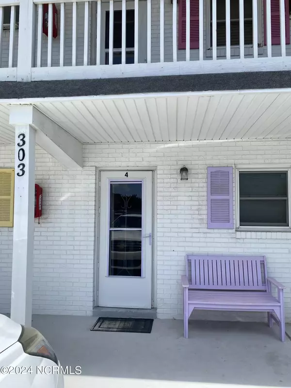 303 Henderson BLVD #4, Atlantic Beach, NC 28512