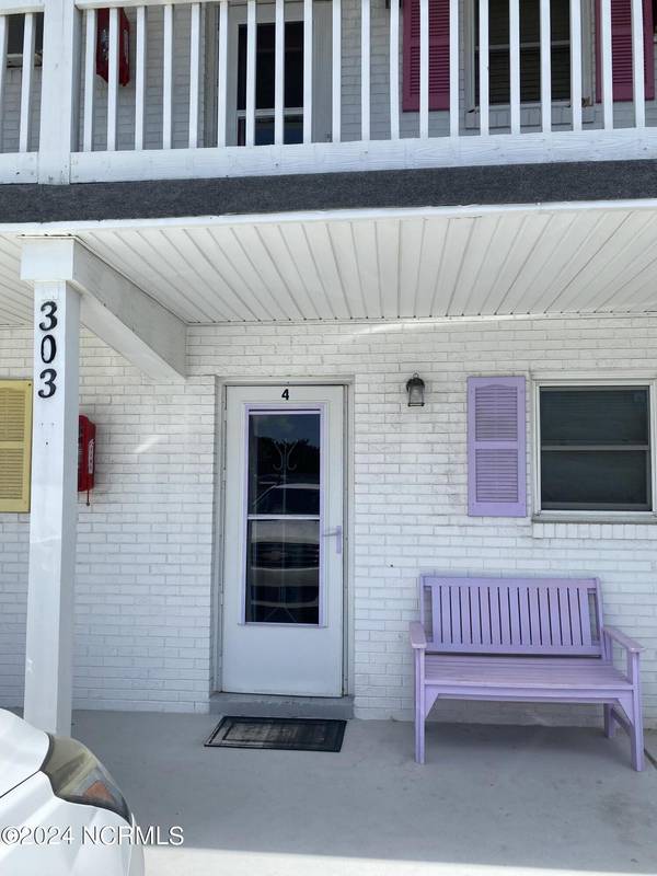 303 Henderson BLVD #4,  Atlantic Beach,  NC 28512