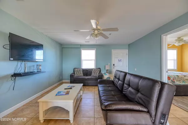 Surf City, NC 28445,1505 N New River DR #210