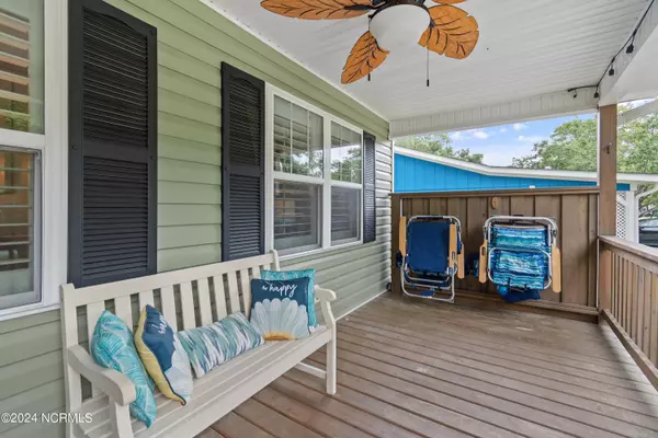 Oak Island, NC 28465,166 NW 1st ST