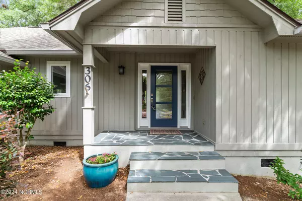 Sunset Beach, NC 28468,306 Camellia CT