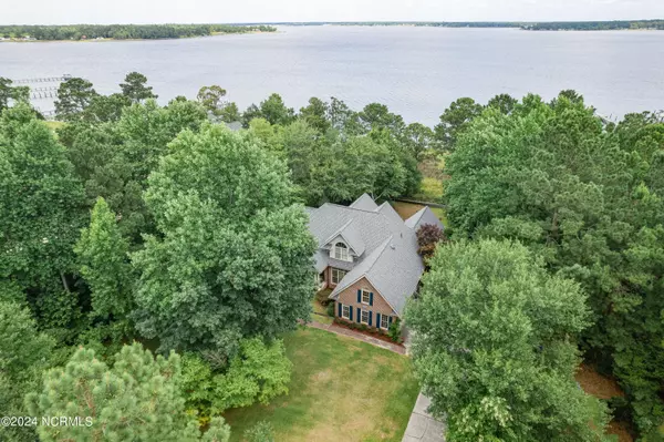 Swansboro, NC 28584,104 Line Boat LN