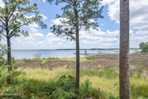 Swansboro, NC 28584,104 Line Boat LN