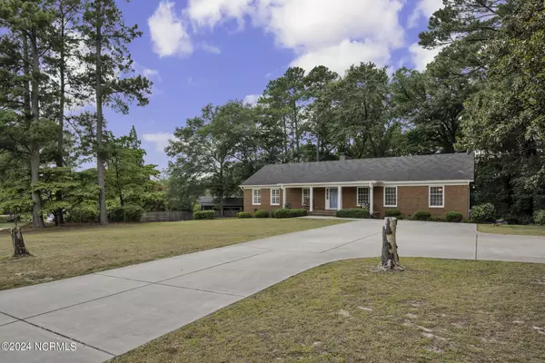 Clinton, NC 28328,230 Summertree CT