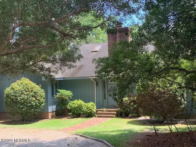 Southern Pines, NC 28387,357 Old Dewberry LN