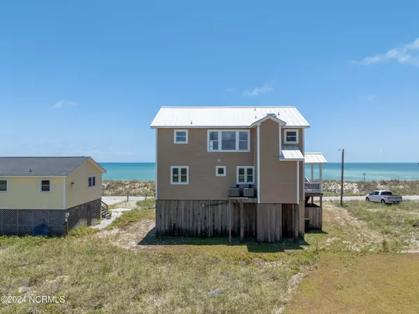 North Topsail Beach, NC 28460,339 Goldsboro LN