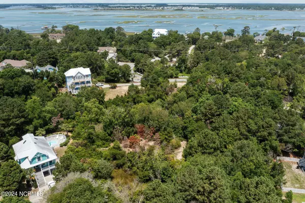 Emerald Isle, NC 28594,302 Governor Safford LN