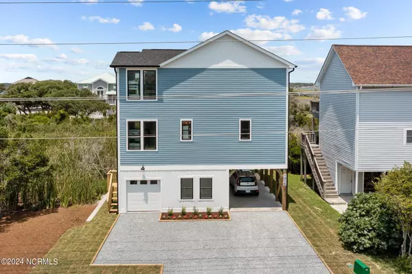 1015 S Topsail DR, Surf City, NC 28445