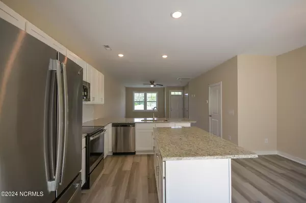 Sneads Ferry, NC 28460,328 Starfish LN