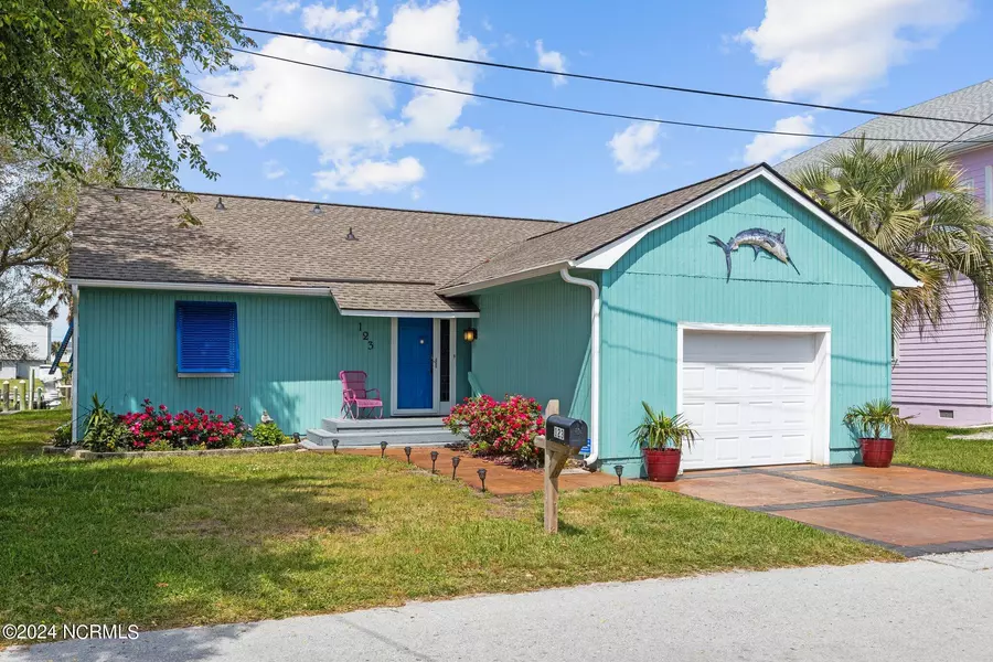 123 Bayview Boulevard, Atlantic Beach, NC 28512