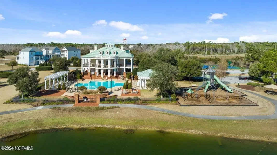 522 Cannonsgate DR, Newport, NC 28570