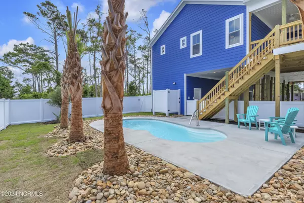 Oak Island, NC 28465,106 NE 49th ST