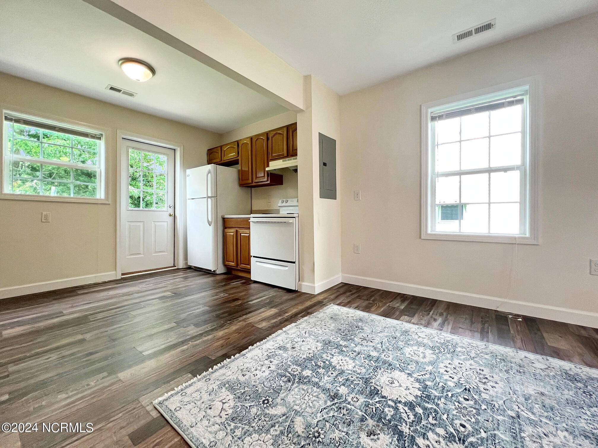 Elizabeth City, NC 27909,904 Bartlett AVE