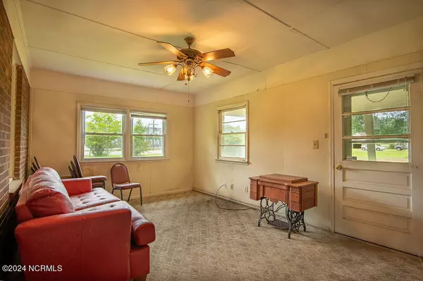 Beulaville, NC 28518,696 Haw Branch RD