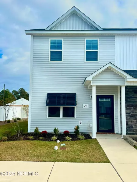 24 Outrigger DR, Swansboro, NC 28584