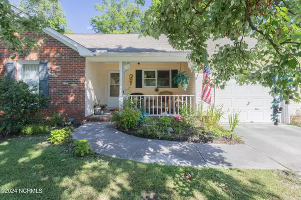 162 Raintree CIR, Jacksonville, NC 28540