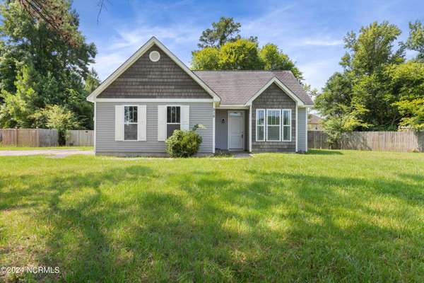 312 Old 30 RD, Jacksonville, NC 28546