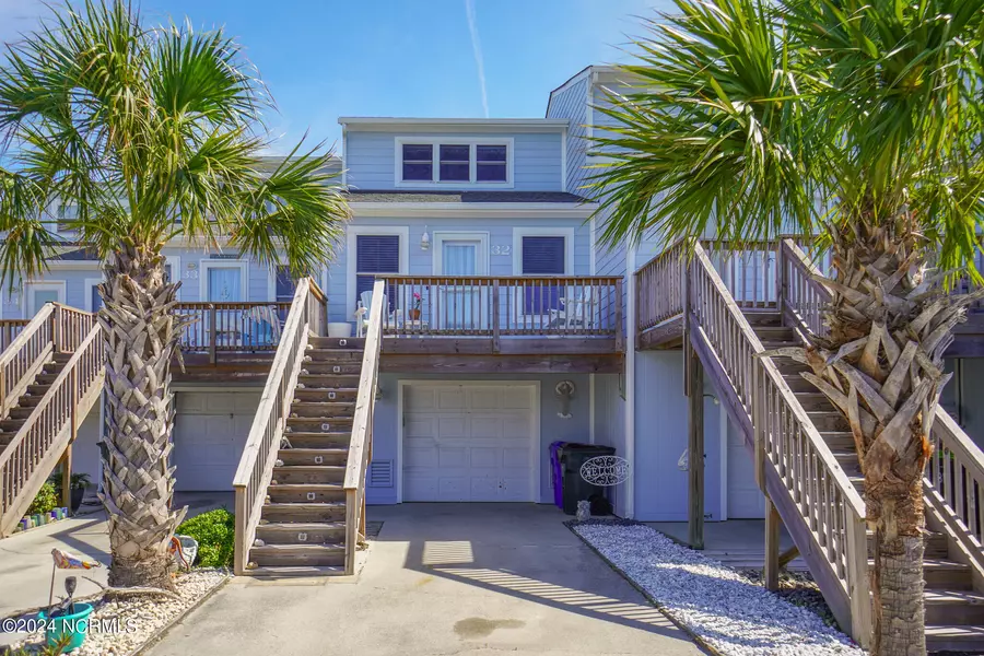 32 Bermuda Landing Place PL, North Topsail Beach, NC 28460