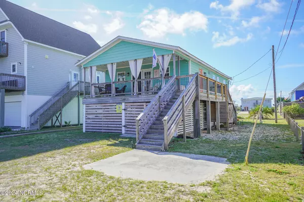 North Topsail Beach, NC 28460,2660 Island DR