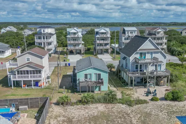 North Topsail Beach, NC 28460,2660 Island DR