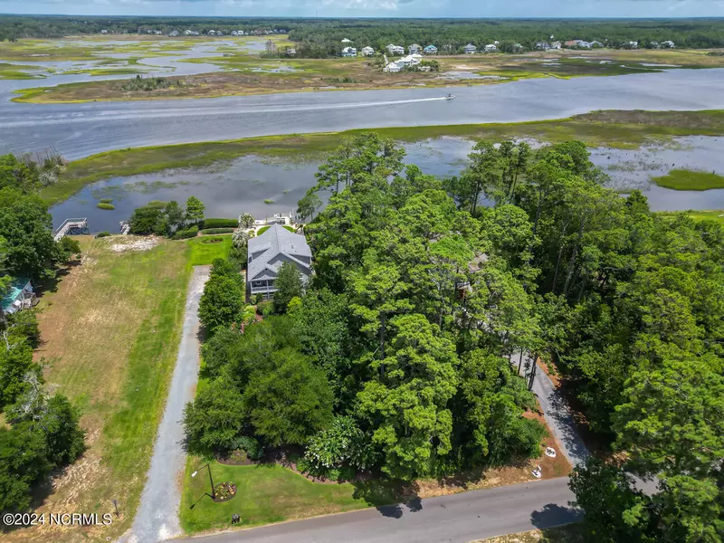 5604 E Yacht DR, Oak Island, NC 28465