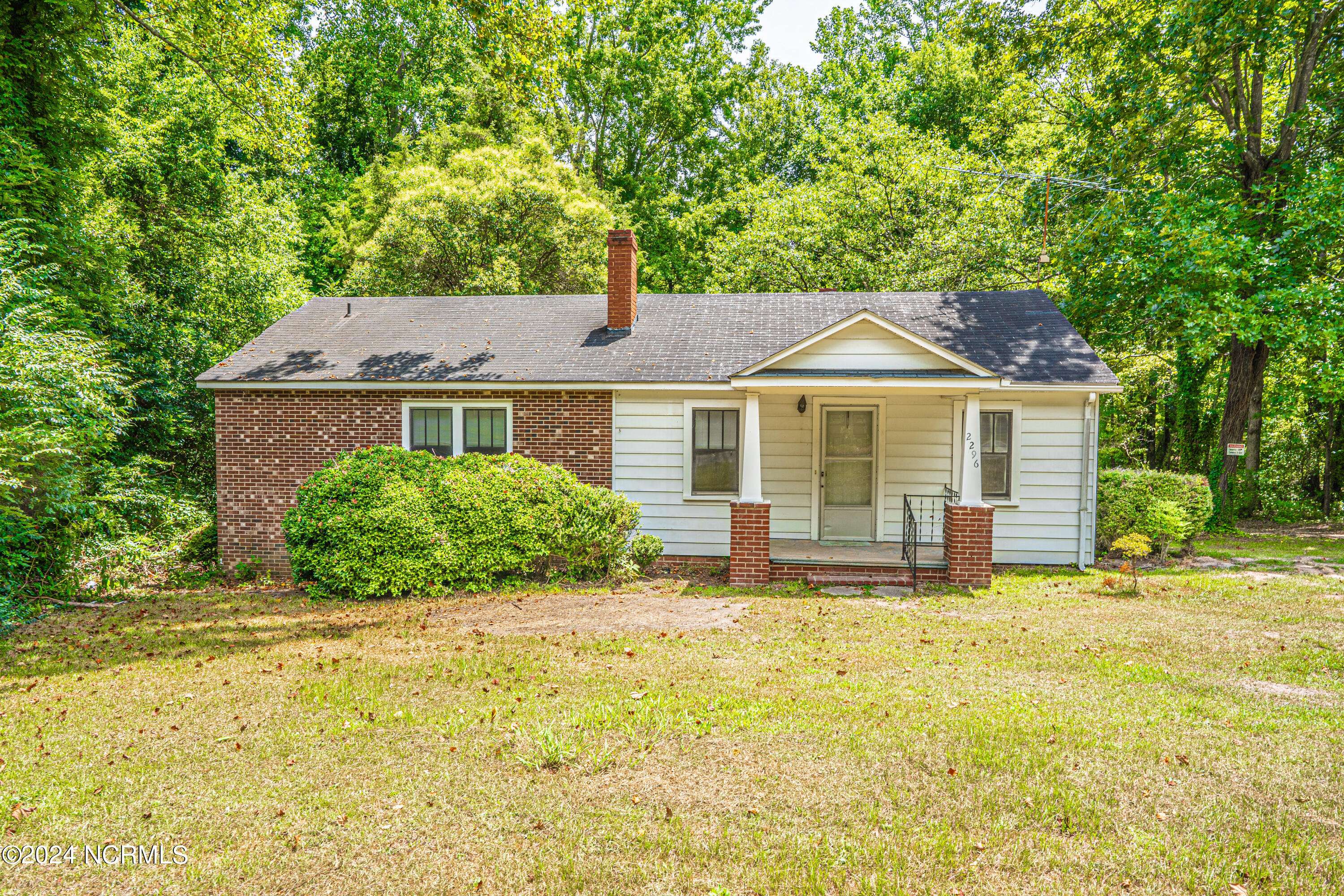 2296 Hwy 220 North,  Ellerbe,  NC 28338