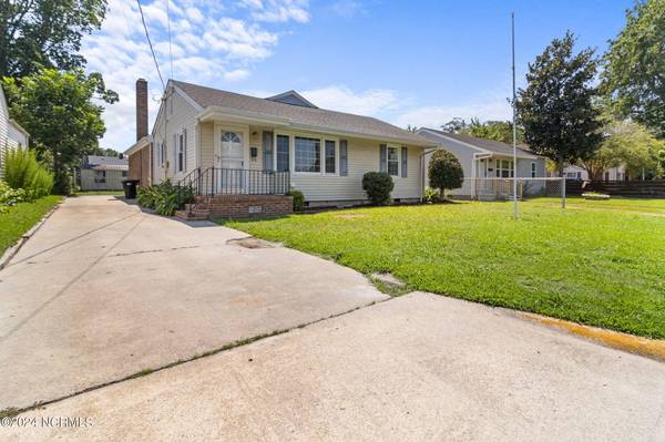 210 Meekins ST, Elizabeth City, NC 27909