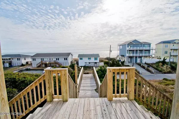 Emerald Isle, NC 28594,607 Emerald DR E