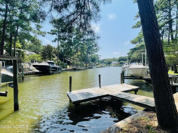 117 White Ash DR, Pine Knoll Shores, NC 28512