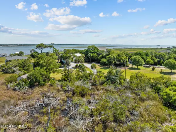 Emerald Isle, NC 28594,6912 Canal DR
