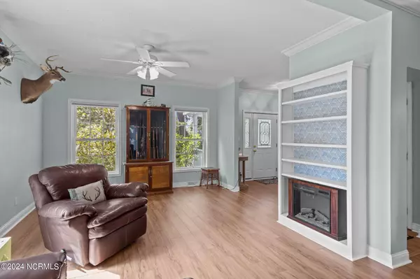 Cape Carteret, NC 28584,402 Neptune DR