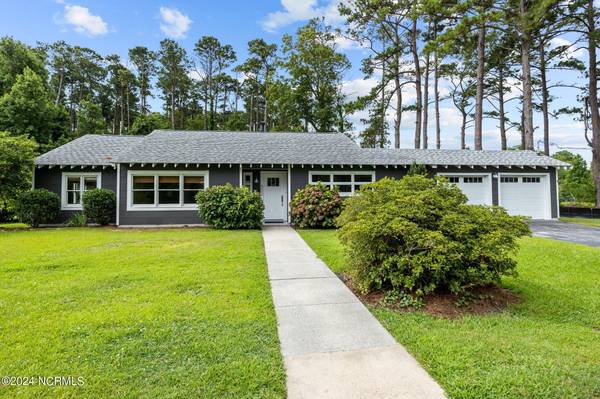 302 Fairview DR, Beaufort, NC 28516