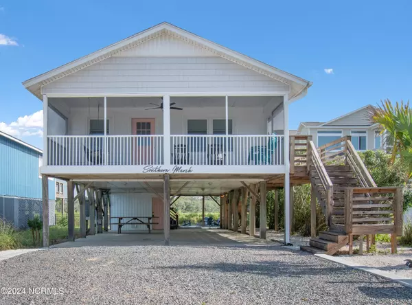 1012 W Pelican DR, Oak Island, NC 28465