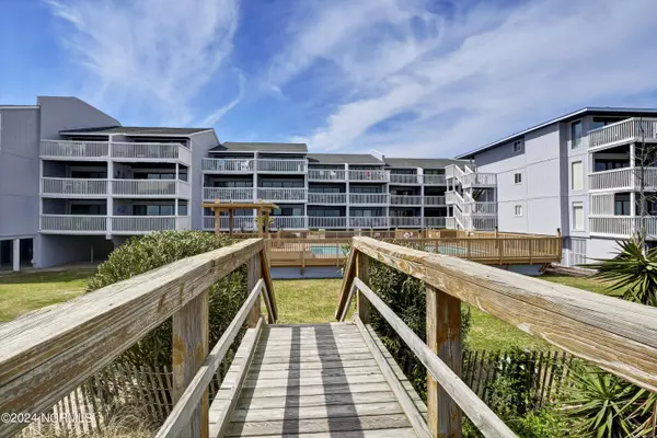 Carolina Beach, NC 28428,1311 S Lake Park BLVD #5b