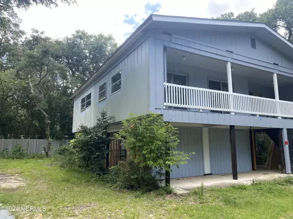 Oak Island, NC 28465,116 SW 6th ST