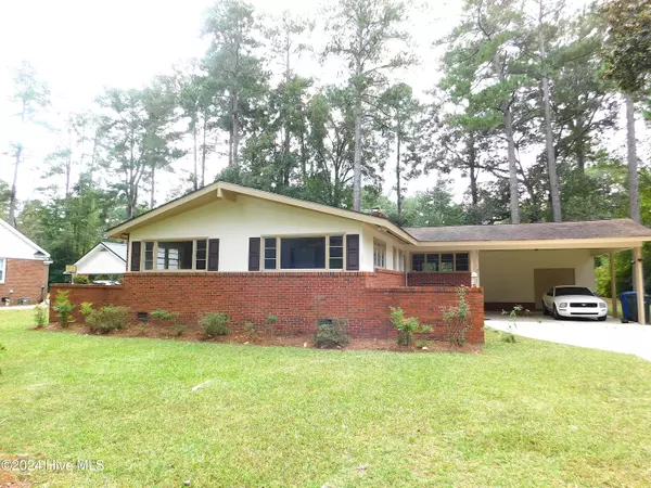 1303 Franklin AVE, Laurinburg, NC 28352