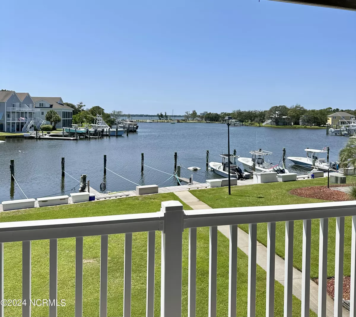 Morehead City, NC 28557,118 Lake AVE #202